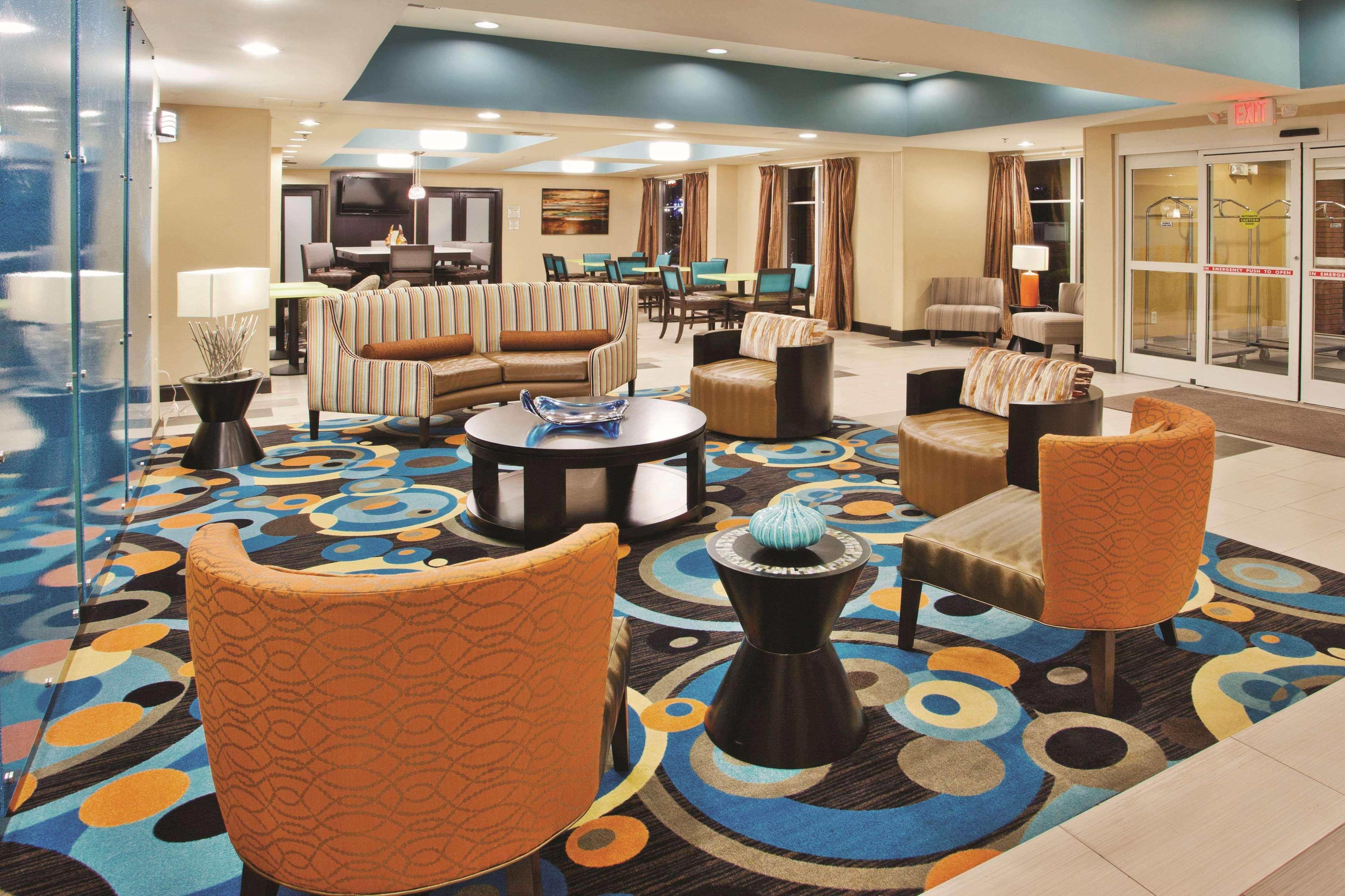 La Quinta By Wyndham Oxford - Anniston Hotel Exterior foto