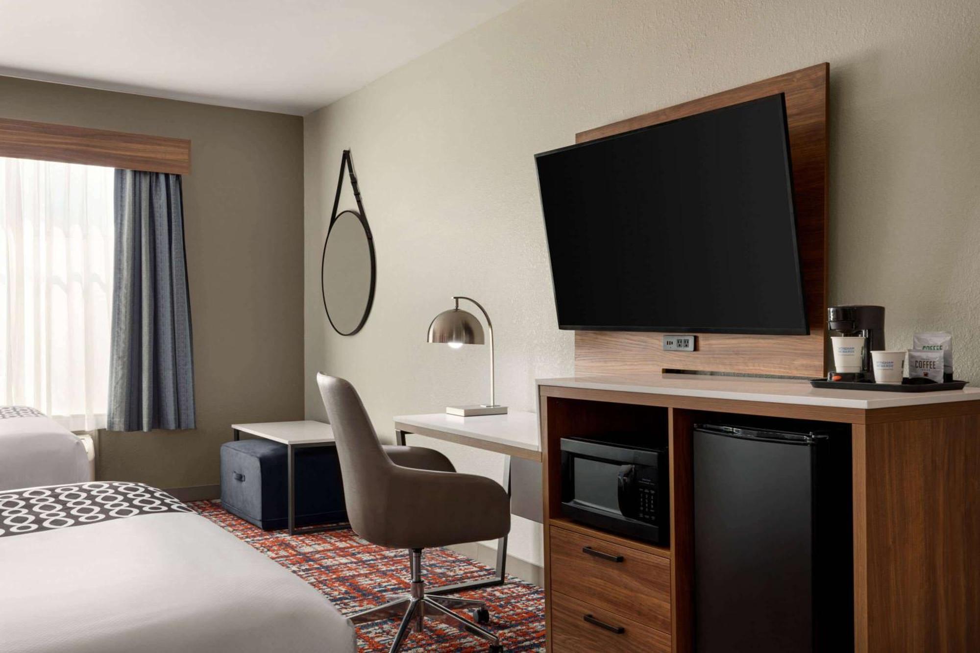 La Quinta By Wyndham Oxford - Anniston Hotel Exterior foto