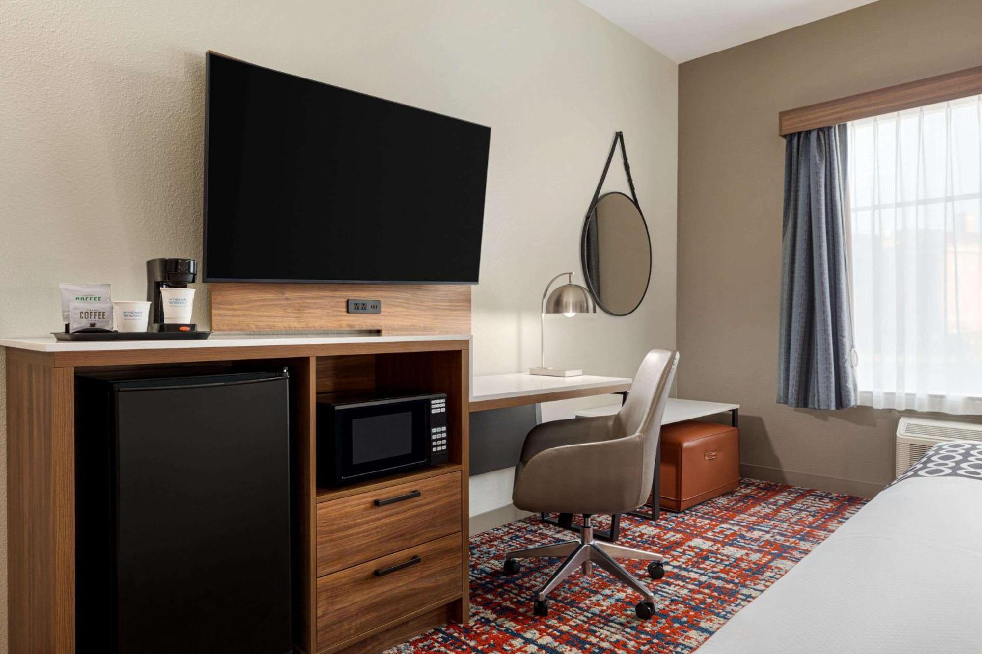 La Quinta By Wyndham Oxford - Anniston Hotel Exterior foto